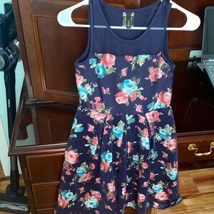 Girls navy blue floral dress 🌹💙🩵